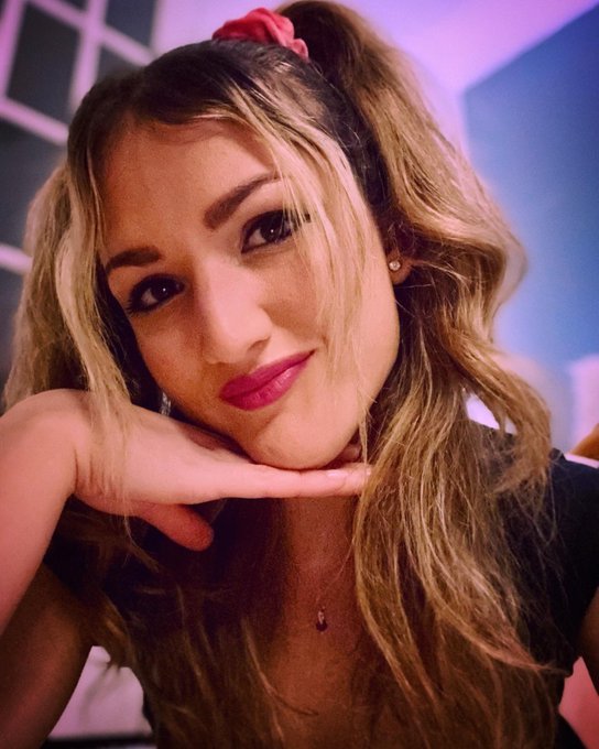 You can squeeze my heart but you can&rsquo;t break it 🧸💘 New Tiktok on: Paulilafay 🥰🎀  #lovequotes #portraitphotography<a href="/tag/lovequotes"class="tags"><span>#lovequotes</span></a><a href="/tag/portraitphotography"class="tags"><span>#portraitphotography</span></a><a href="/tag/tiktok"class="tags"><span>#tiktok</span></a><a href="/tag/pau"class="tags"><span>#pau</span></a>