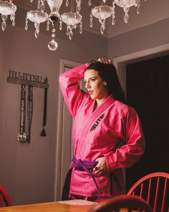 New gi got me feeling myself. #jiujitsu #girlsingis #femalefighter #wmma #sessionwrestler https://t.<a href="/tag/jiujitsu"class="tags">#jiujitsu</a><a href="/tag/girlsingis"class="tags">#girlsingis</a><a href="/tag/wmma"class="tags"><span>#wmma</span></a><a href="/tag/femalefighter"class="tags"><span>#femalefighter</span></a><a href="/tag/sessionwrestler"class="tags"><span>#sessionwrestler</span></a>