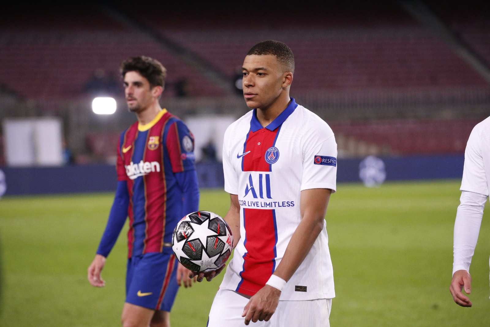 Con un Mbappé brillante y un Paredes fenomenal, el PSG goleó al Barcelona en el Camp Nou