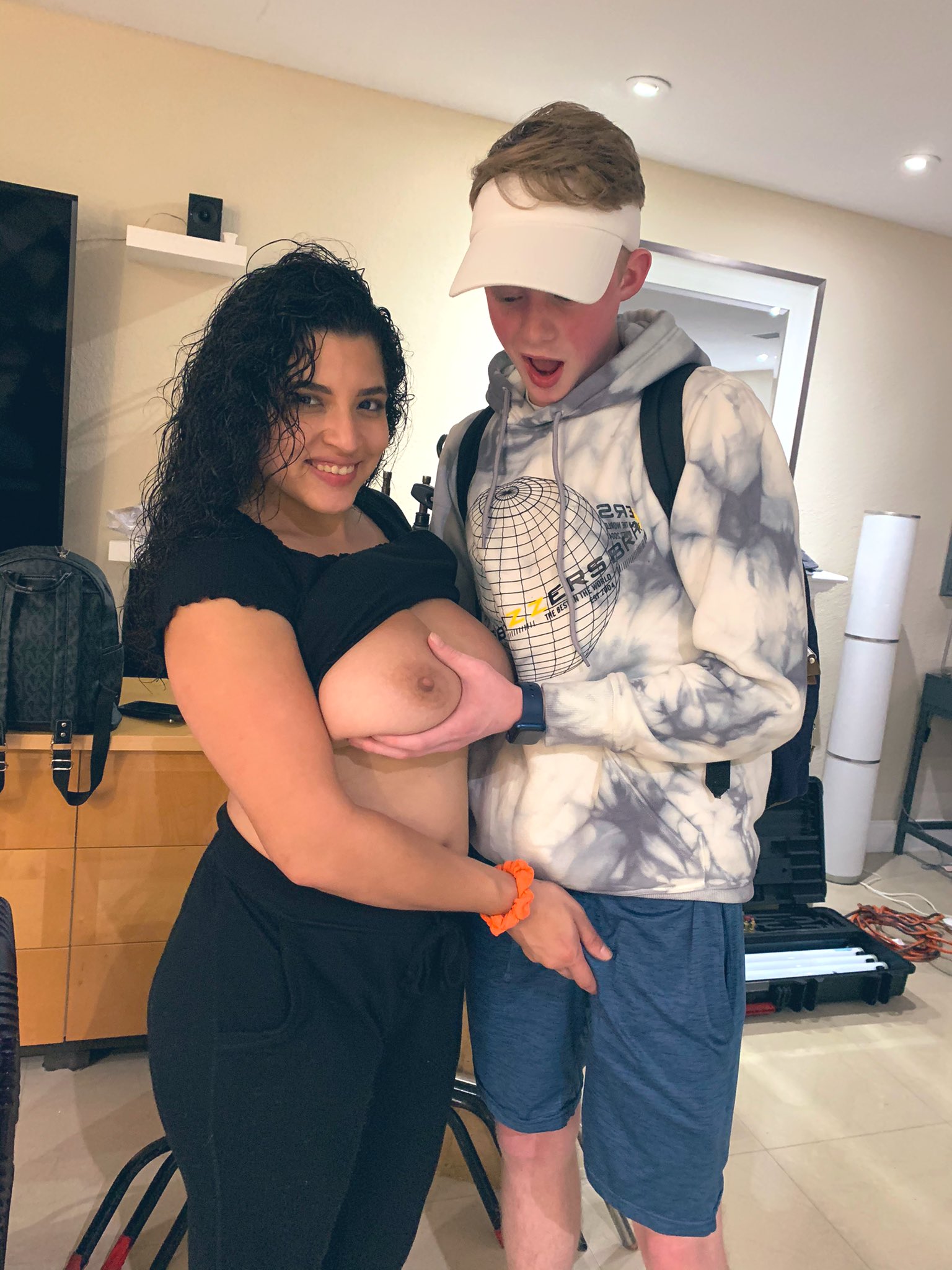 Jimmy Michaels tweeting about a hot scene