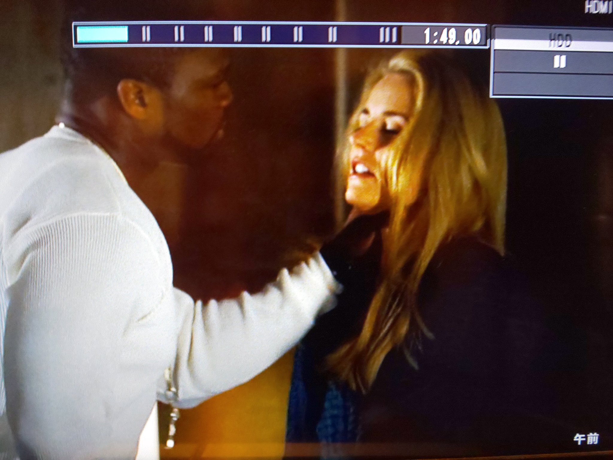 urauraura on X: 洋画ボーダーにもちょっとした首絞めシーンがあります。 黒人男性による金髪美女への首絞めというのが、いいですねえ シーン 的に絞め要素は低いですが、静止画にするといい感じですね t.conPGA1hFMDg  X