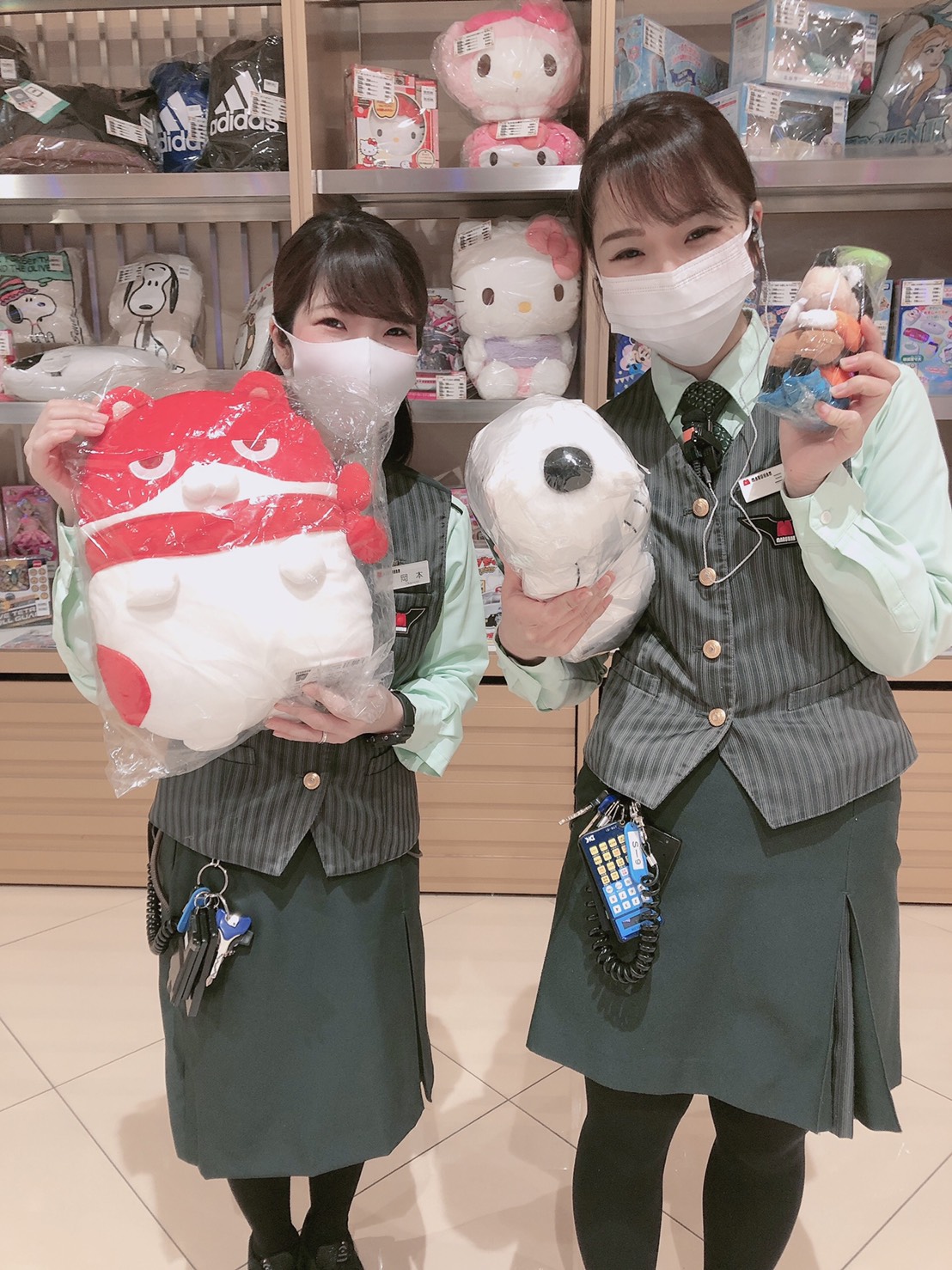 Twitter 上的 マルハン新世界店 こんにちは 犬も猫も好きなおかはるさんと お家で犬を飼っている犬好きのミッシーです 皆さんは犬派 猫派 どっちですか ホールで教えてくださいね 猫 犬 にゃんまる スヌーピー グーフィー サンリオ ディズニー