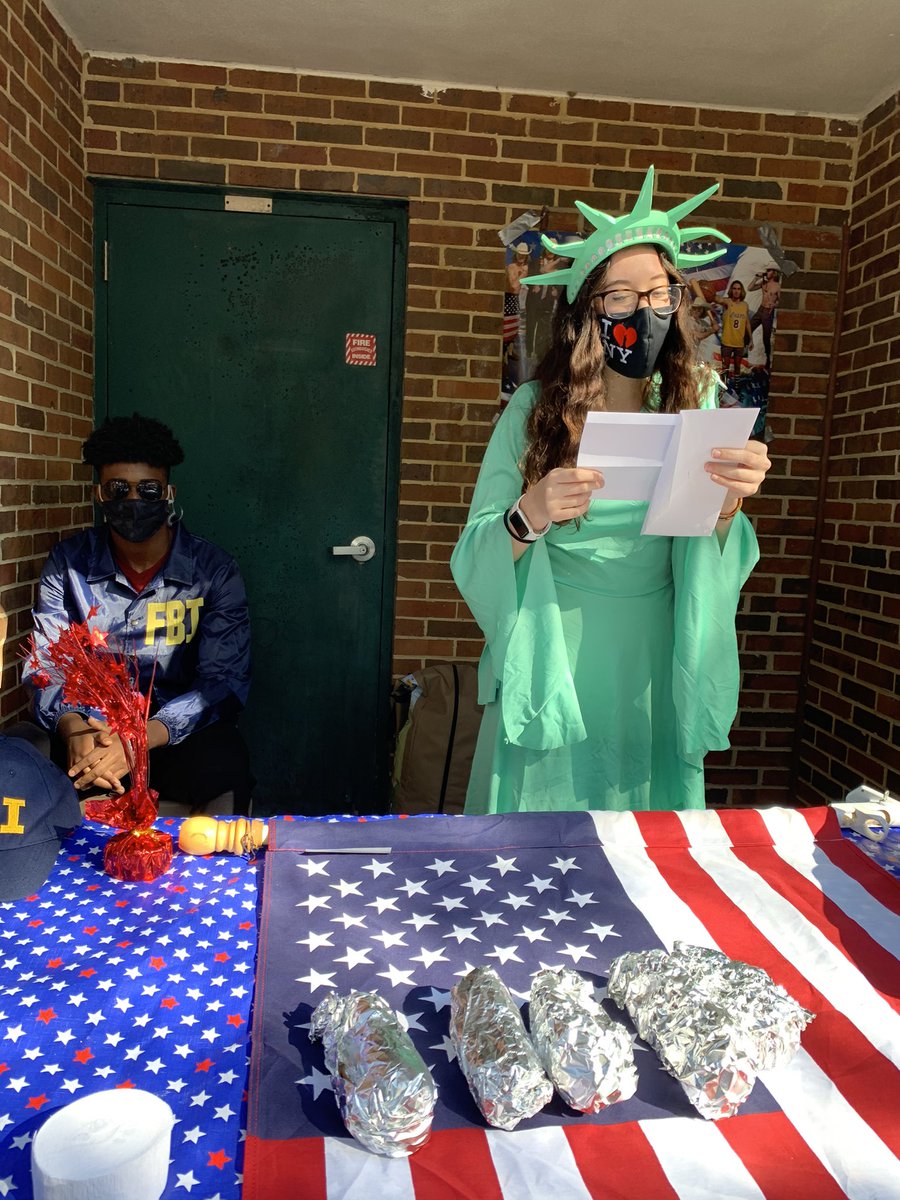 Another super cool project from the students of @i3_fpchs_steam The US studies 🇺🇸 classes knocked it out of the park to showcase historical events ⚖️🏙🏛🚞🌭via the transcontinental railway. Thank you <a href="/MichaelRinyu/">Michael Rinyu PBL</a> for sharing your awesome ideas. <a href="/FPCHS/">Flagler Palm Coast High School</a> 💚<a href="/FlaglerTeaching/">Flagler Teaching & Learning</a>