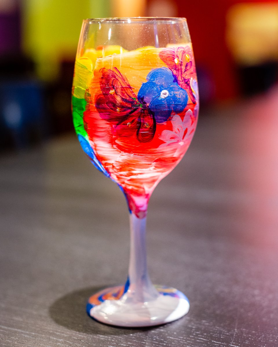 bottledesmoines's tweet photo. You know what pairs wonderfully with wine? A uniquely decorated wine glass. https://t.co/2odtCnPL76