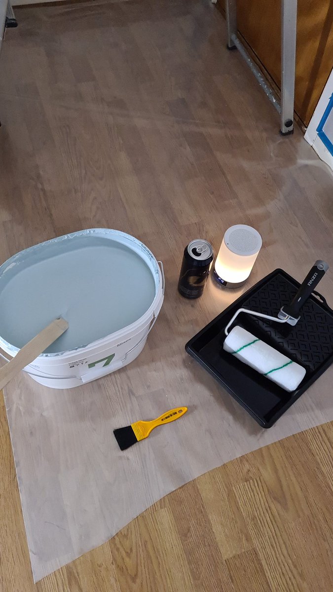 ada_nilsson's tweet photo. Sena kvällar när man skall flytta och fixa i nya lägenheten https://t.co/dtLoAf83hi
