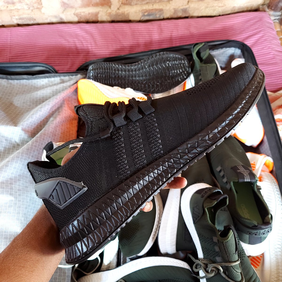 عشان وصلنا خمسين حنسحب علي واحدة من الكوليكشن الاول بتاعنا المشابقة مدتها ٣ أيام 
فولو و رتويت و تاق 3 من اصحابك