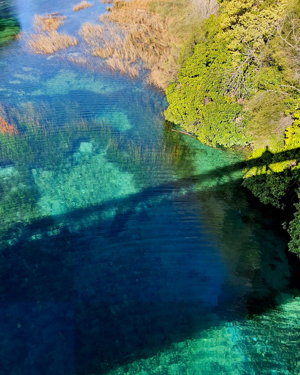 srwebos's tweet photo. 2/2021
Bridge over calm waters.
Creo que ya publiqué una foto el año pasado desde aquí, pero son colores que subyugan e hipnotizan.
#Bolarque #Tajo https://t.co/Da68IB3of8