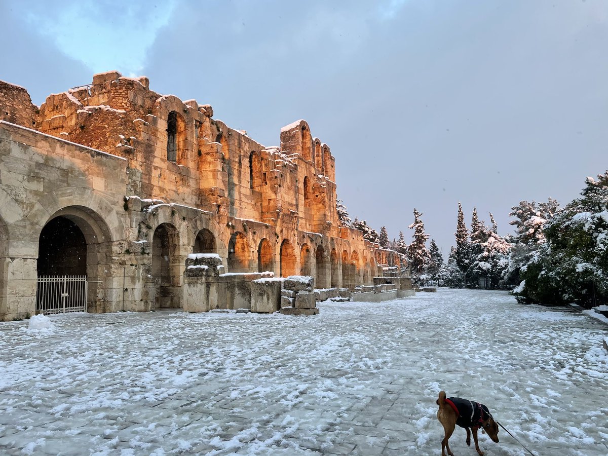 vaditin's tweet photo. This is from us today ❄️ #athenssnow #tarihenot https://t.co/XiYFP06CEF