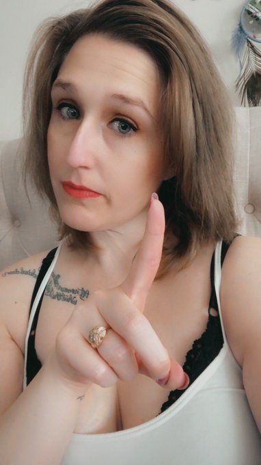 Kinky Brat       Or     Domme Mom https://t.co/9VpY0CSQGR