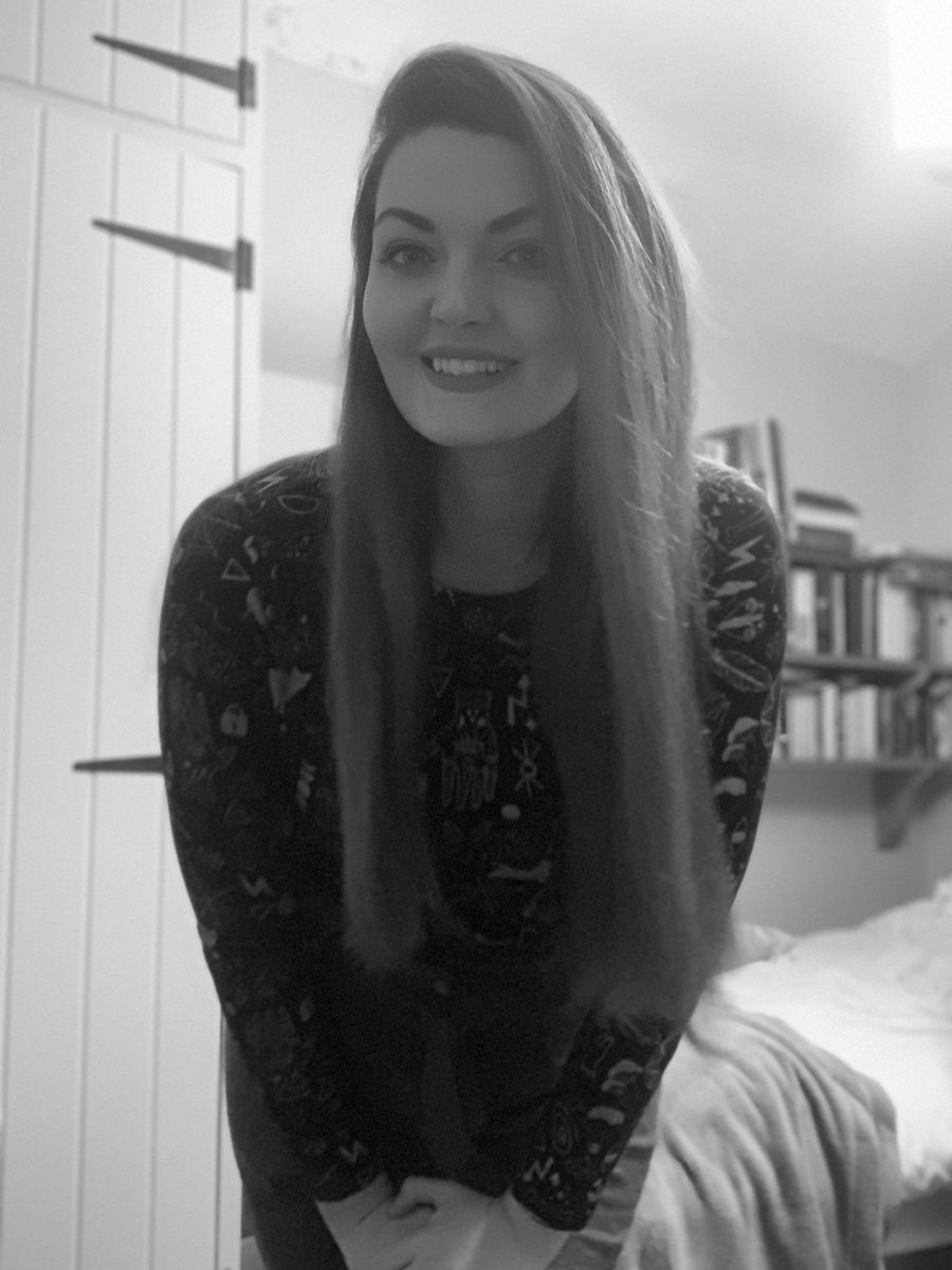 Sizzsarz tweet media