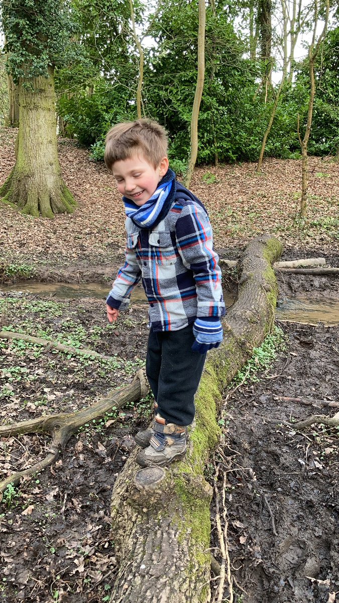 kit2kat's tweet photo. #50milesinFeb Miles 28-31 - even after a painful visit to the chiropodist! We discovered QR codes are like minecraft, snow drops, dams & weirs, a friendly robin, deer, a hercules funeral flyby & π to accompany our hot chocolate. #ForSian @childrensociety https://t.co/D61i5d6zR7 https://t.co/DCJIKYQCpO