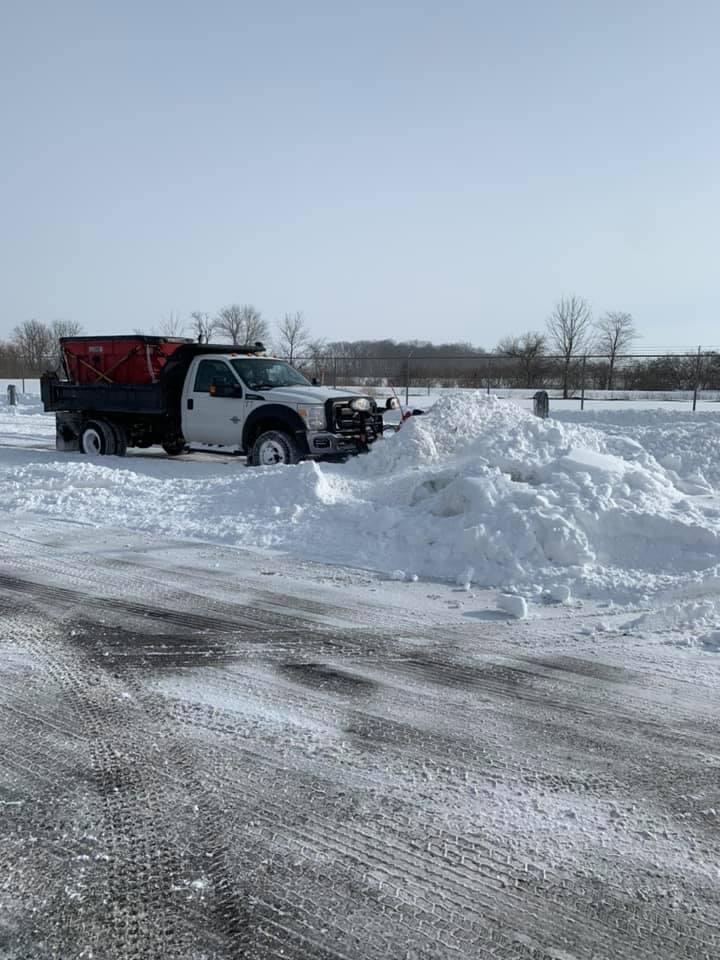 center_grove's tweet photo. Thank you to our maintenance, custodial, grounds, and transportation staff members who helped dig out our parking lots, sidewalks, and school buses today! We appreciate all you do! https://t.co/8zmbueDuvk