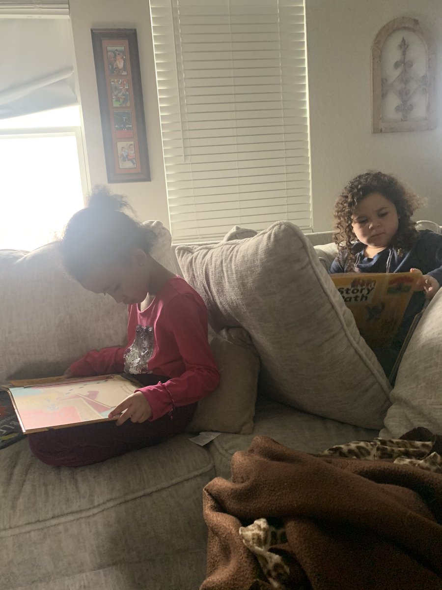 MKrob25's tweet photo. All snuggled up and toasty warm! #AHISDRemoteReadIn https://t.co/oOFrfAfVm7