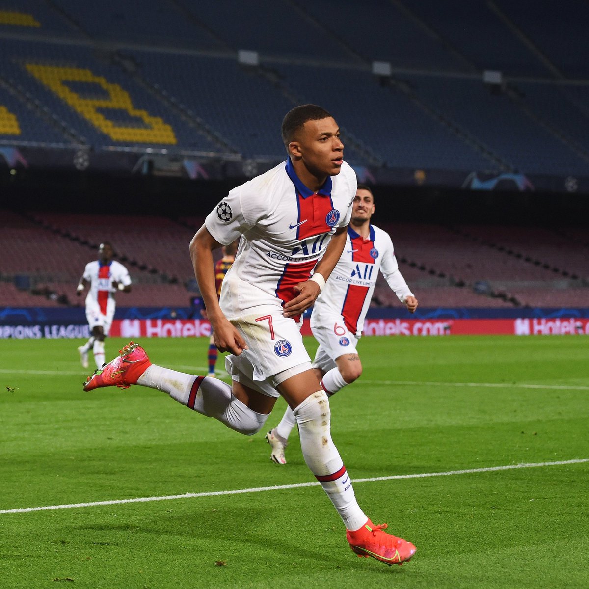 Месси голов. 5 голов одним игроком. 5 голов в футболе. Название голов в футболе. 5 голов одним игроком.