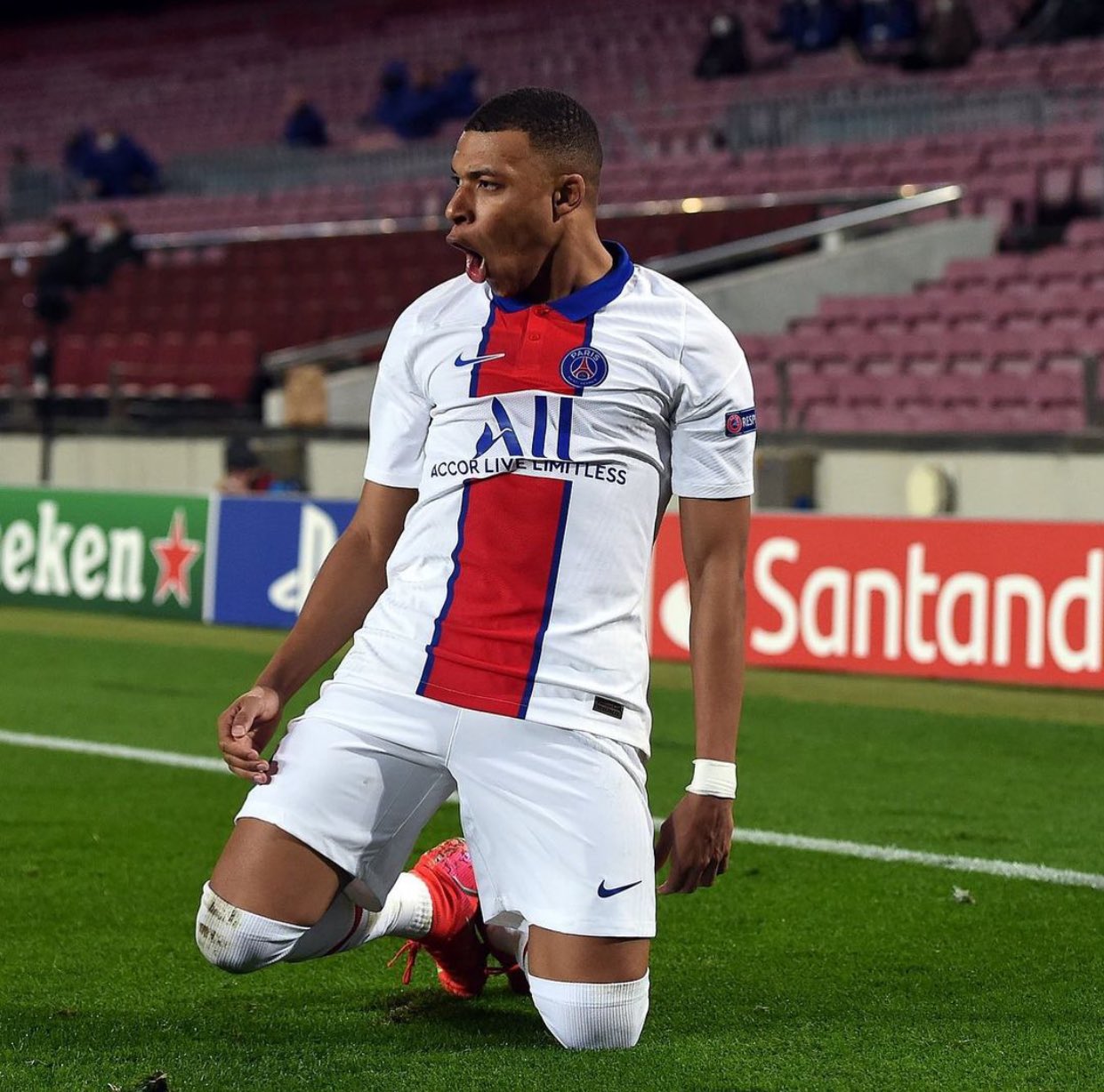 Aliel アリエル 試合結果 Uefaチャンピオンズリーグ 1 8 Ucl バルセロナ 1 4 パリサンジェルマン メッシ 27 Pk エンバペ 32 65 85 キーン 70 ライプツィヒ 0 2 リヴァプール