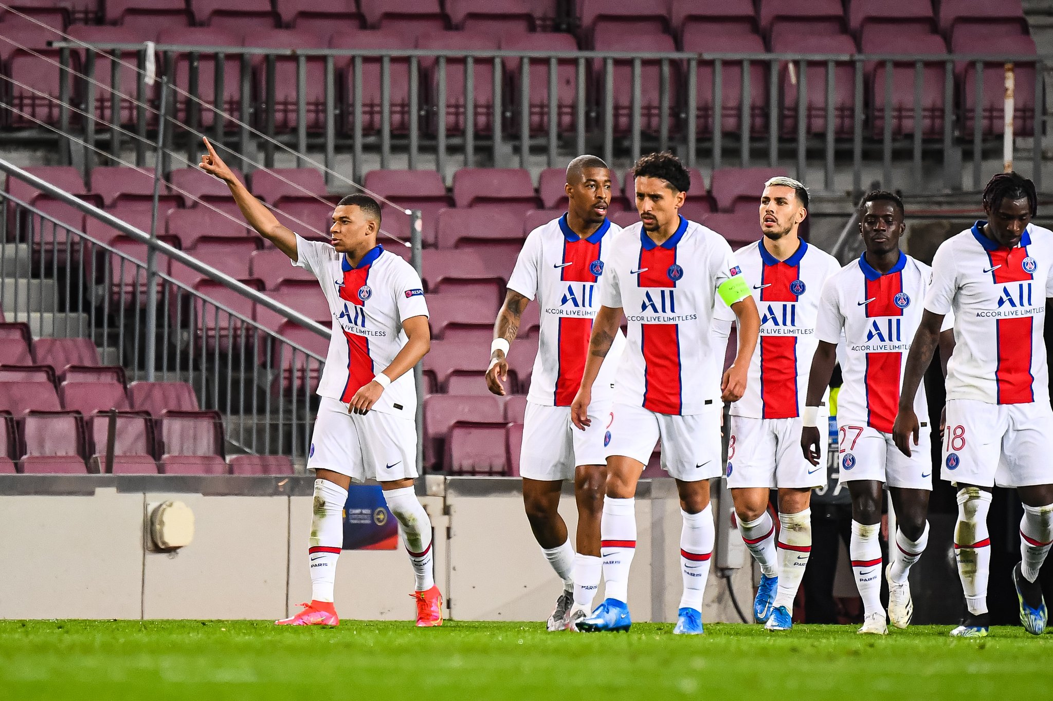 サッカーキング 試合結果 エンバペが3発 Psg メッシ先制のバルセロナをアウェイで逆転 Cl1回戦先勝 T Co R7e39g3zv3 編集部より パリ サンジェルマン がcl決勝トーナメント1回戦のファーストレグで バルセロナ にアウェイで逆転勝利