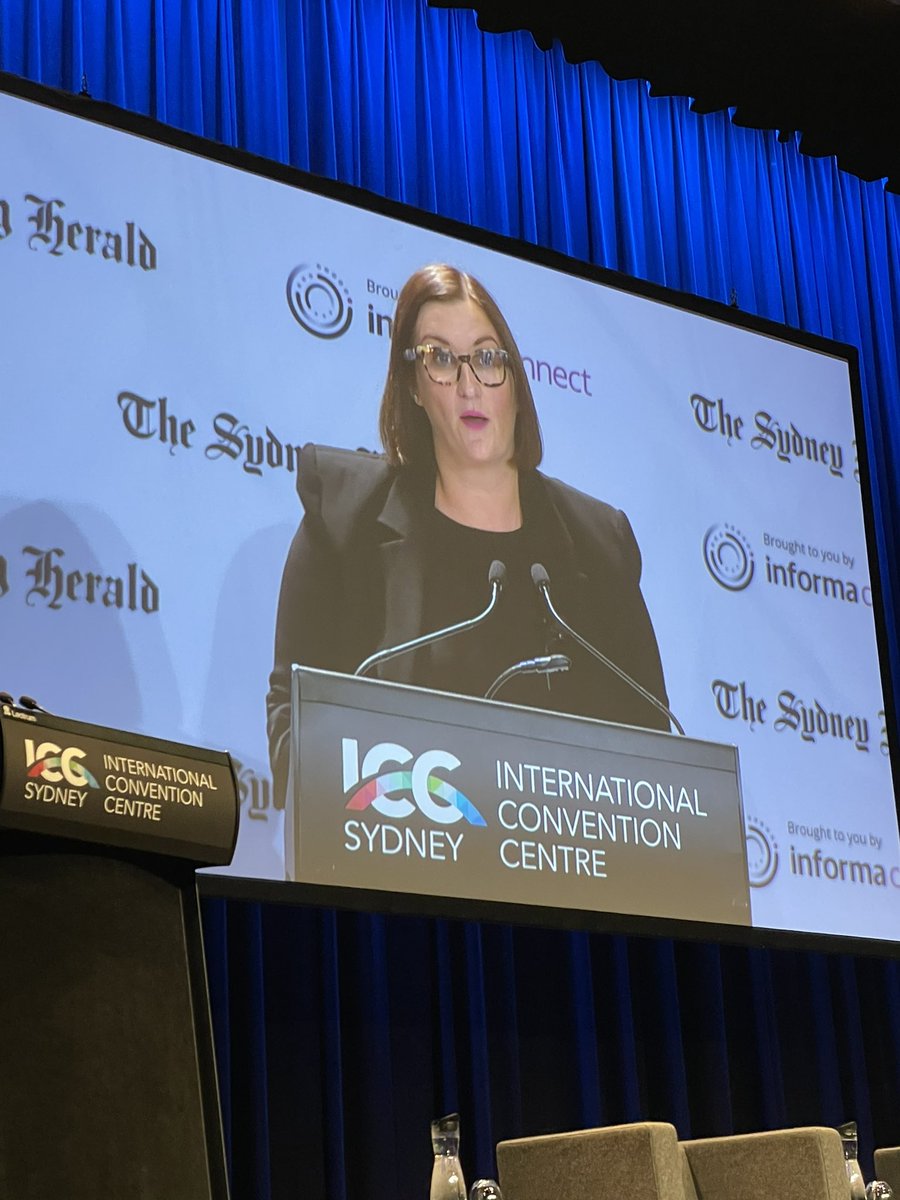 Lisa Davies tweet media