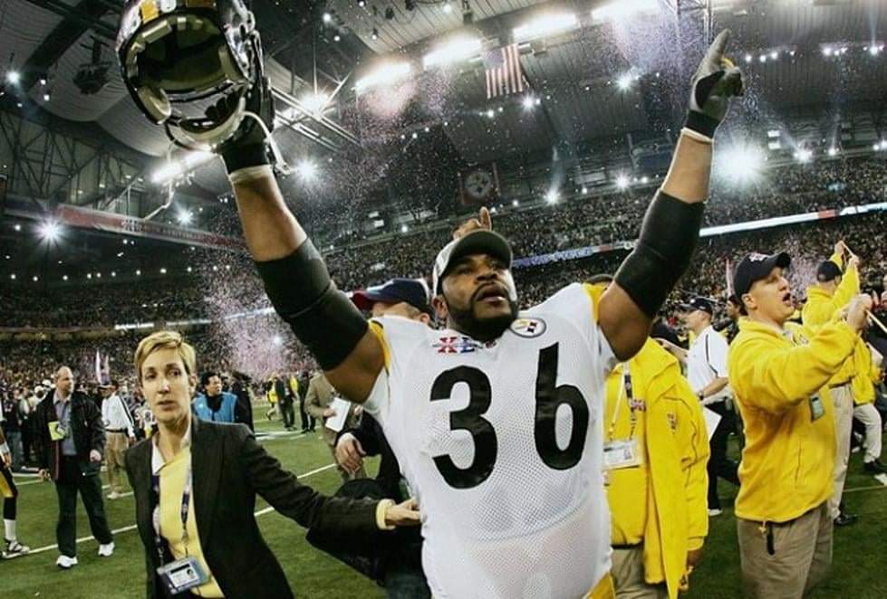 Happy birthday to a great pittsburgh steelers legend one of my all time favorites the bus jerome bettis 