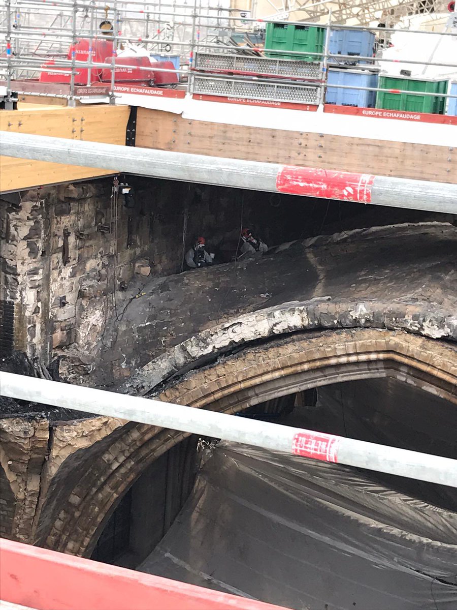 Found some other photos courtesy of  @IbtGd : these are the abseiling builders, who collect valuable fragments of stone and wood, and transport them to ground level.