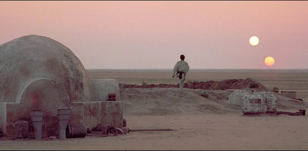realmallard1's tweet photo. Have a good Tuesday from the sands of Tattoine. #TwinSuns #TattoineTuesday #WretchedHive #LukeSkywalker #ObiWanKenobi #StarWars #MosEisley #LarsFarm https://t.co/RinAluMXba