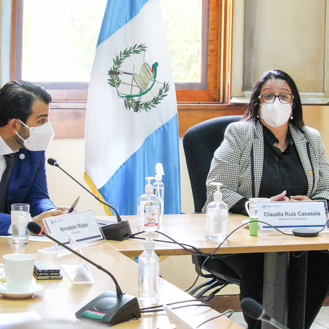 04Napo's tweet photo. EDUCACIÓN

La educación siempre ha sido prioridad en mi gestión de Diputado; el día de hoy, en mí labor de intermediación y fiscalización me encuentro en una mesa de trabajo con la Ministra de Educación, Licda. Claudia Ruiz, Viceministros de Educación, Gobernador de Santa Rosa, https://t.co/yvDhfW0hO1
