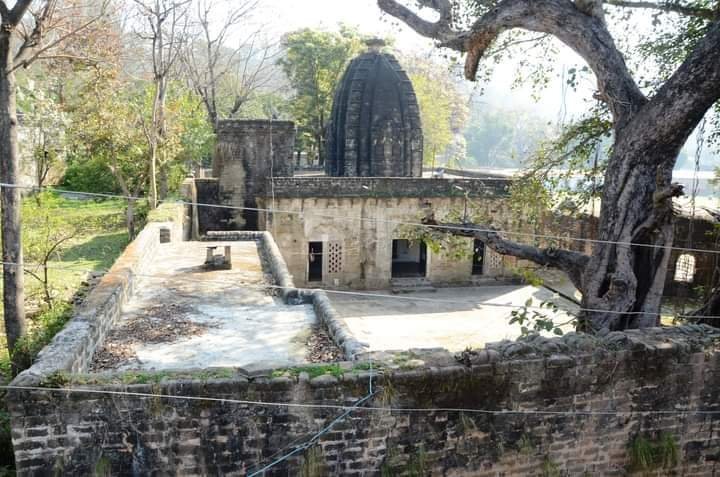 Radha Krishna mandir Asthdahtau murtis of rahda Krishna stolen, now replaced by marvel one