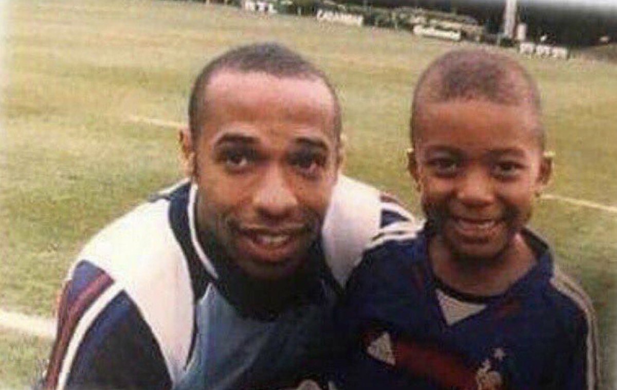 KHeneage's tweet image. That's the thing with Kylian Mbappe, he never turns down a fan's request for a photo.