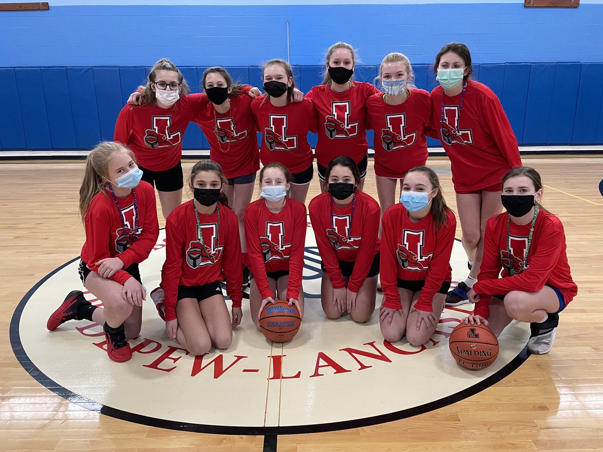 kellycorcoran5's tweet photo. Tomorrow can’t come soon enough! These ladies have been working hard!! Can’t wait to see them in action. 🏀⚔️ #FAMILY @LancAthletics @The_CoachWilson https://t.co/wE3N4JsQ8G
