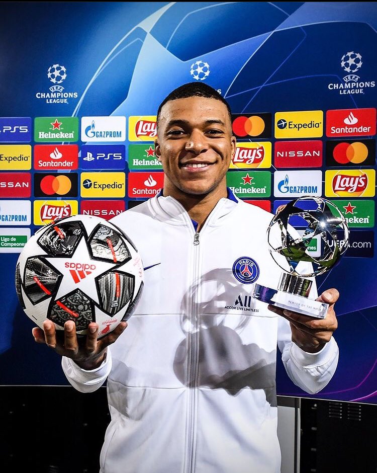 BlakeGG3's tweet photo. Just Retweet 😂😂💔.
#mbappe #BarcaPsg #Barcelona https://t.co/nrCq4akLpU