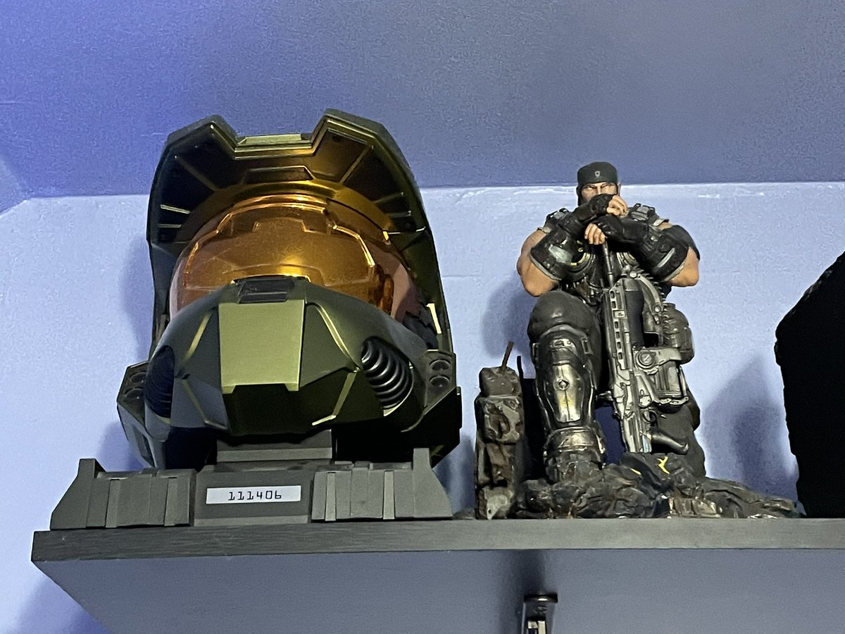 MrBadBit's tweet photo. @InsipidGhost @Porshapwr And as any REAL fan will know you gotta get them limited edition on Day One!
#BooLuke #CancelLuke #LukeSux https://t.co/CrTnkyHZFJ