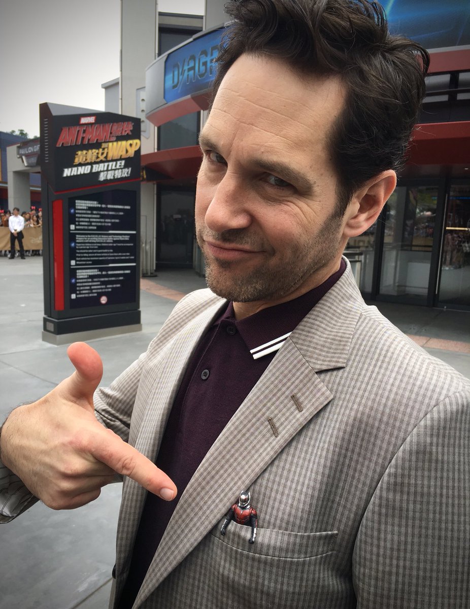 sugknw's tweet photo. nothing, just paul rudd with his little ant-man in his pocket to improve your day https://t.co/Y1HVtMWNhq