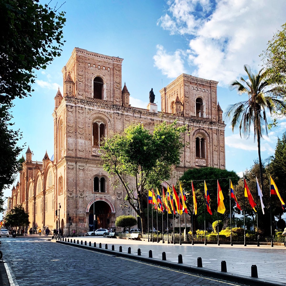 catagavilanes's tweet photo. ...La Catedral Nueva...
#cuencaecuador #cuenca_pedacito_de_cielo #photocrewec https://t.co/c9iEVdNtGN