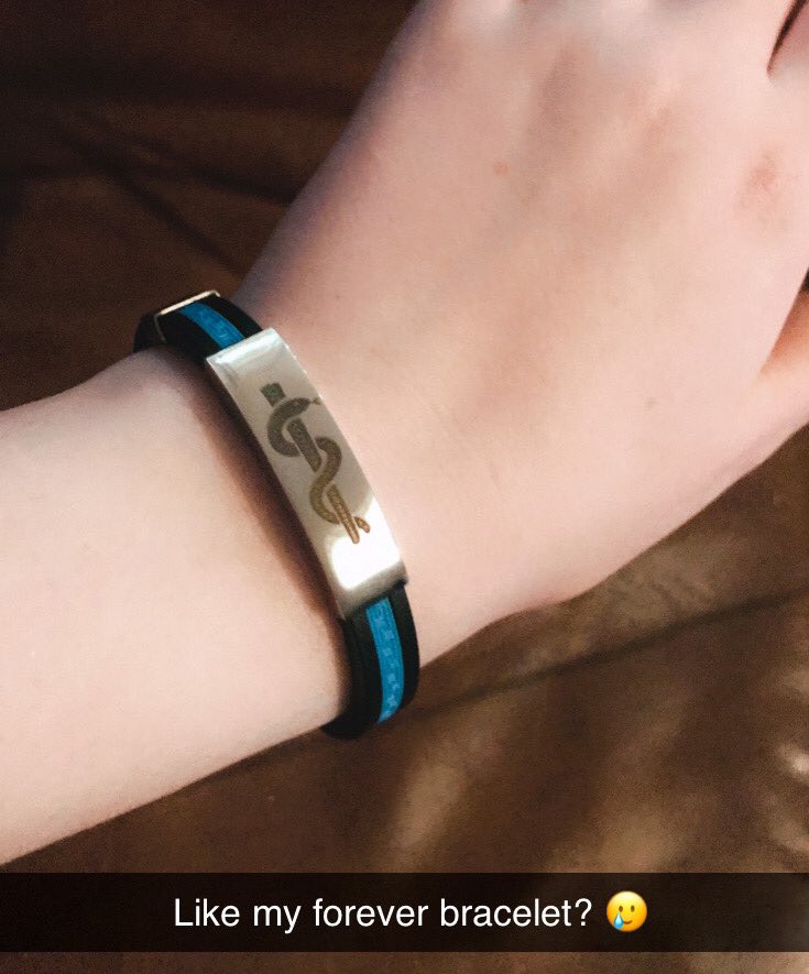 CraftyPinata's tweet image. Sooooo I got my steroid reliant bracelet today. (Medication Related) Doctors said I need to wear it all the time from now on... Fun times. ✌️ 

Cushings is a pain but always better to be safe than sorry.
Atleast it’s kinda pretty and ✨shinyyyy✨

#cushingssyndrome