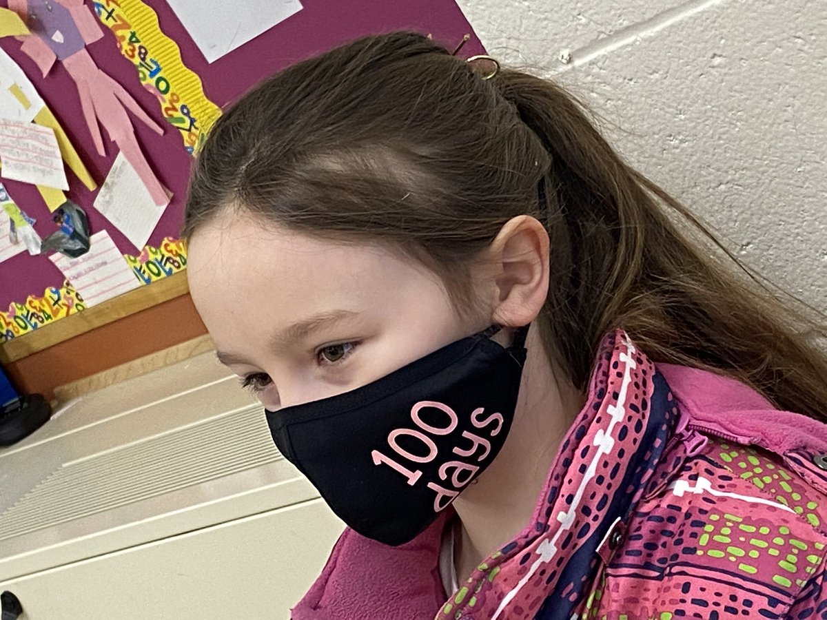 Mrs_Ps_class's tweet photo. Happy 100th Day of School. #100DaysOfSchool @OECTAProv @tbc_schools @TBCDSB_Hornets @DeepLearningtb1 https://t.co/nqNBYDJpMH