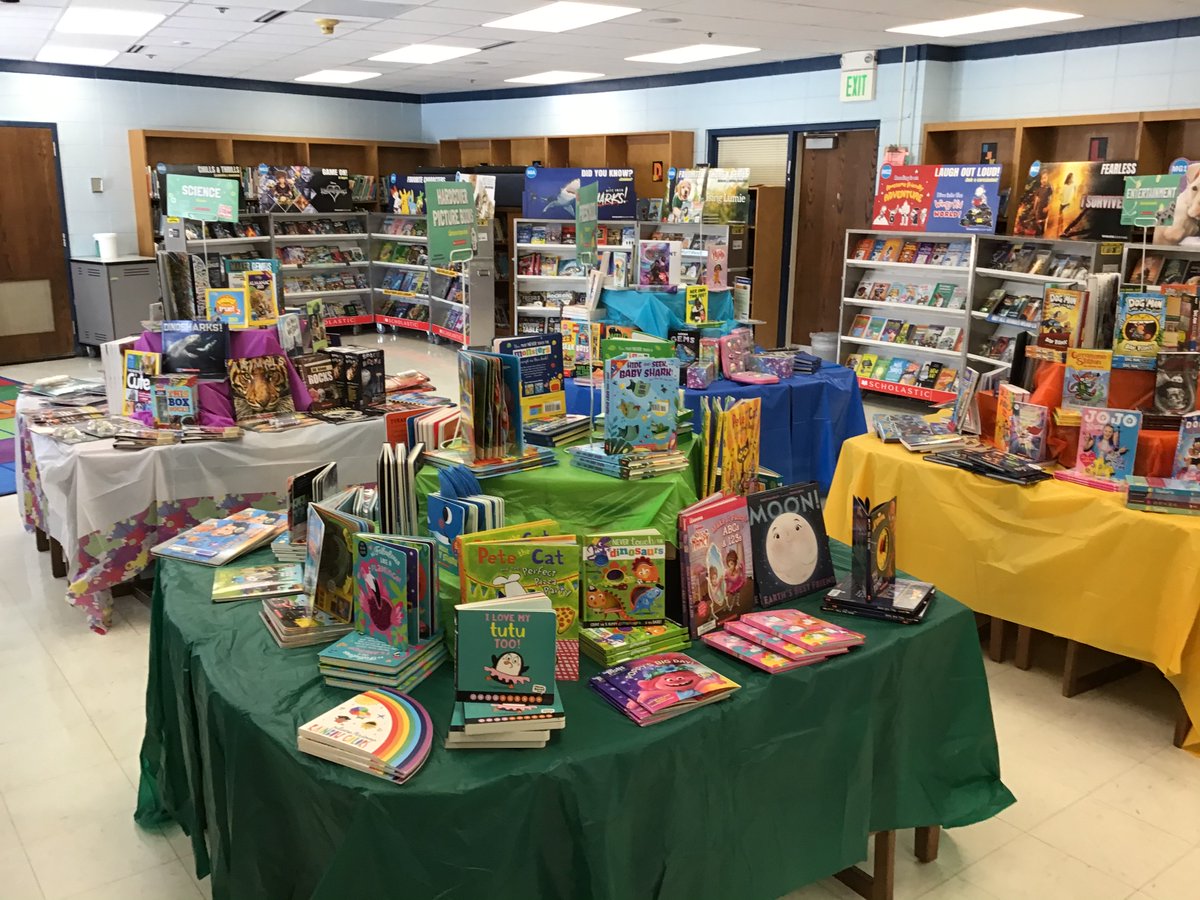 BookLadyJones's tweet photo. @crookedlakeelem Scholastic Book Fair is set up and ready for shoppers! CLS loves to read! https://t.co/GuH8F8FpTe