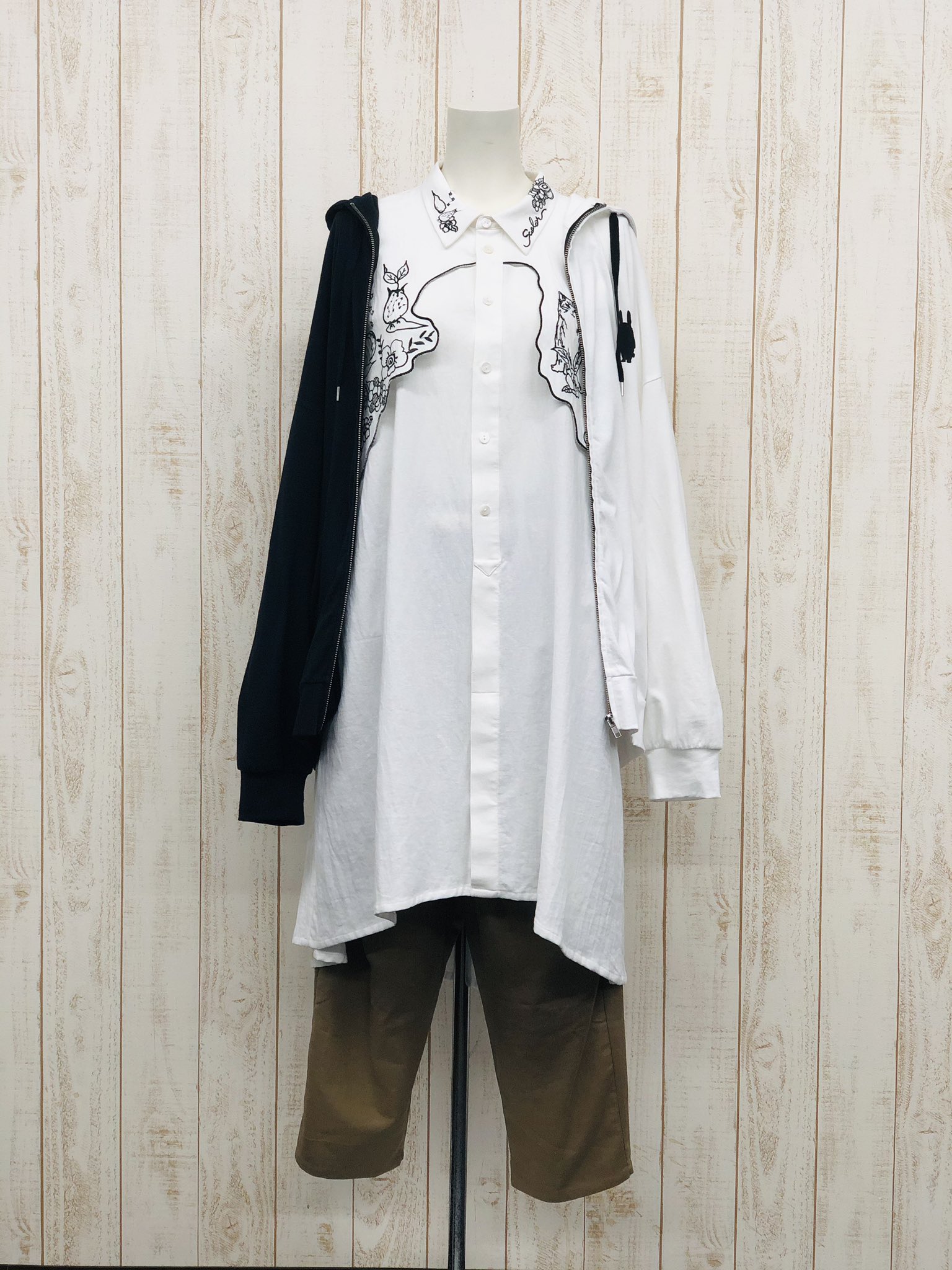 Scolar スカラー おはようございます Scolarです 本日のおすすめコーデ シャツワンピース T Co Zzkrmp59dg パーカー T Co 71v56nmchh パンツ T Co Iwkonjss7r Scolar スカラー 着るアート 個性的
