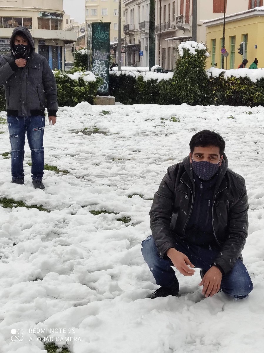 🌨️🌨️Walking around a bit when it snows❄️❄️