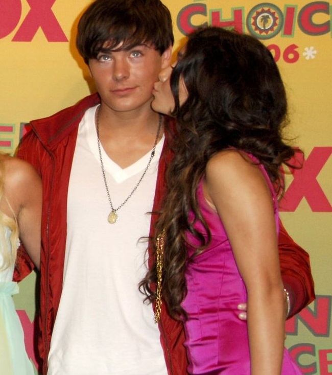 thread of vanessa hudgens and zac efron moments that took place before it was confirmed that they were dating but we were all just too young, dumb and naïve to know any better