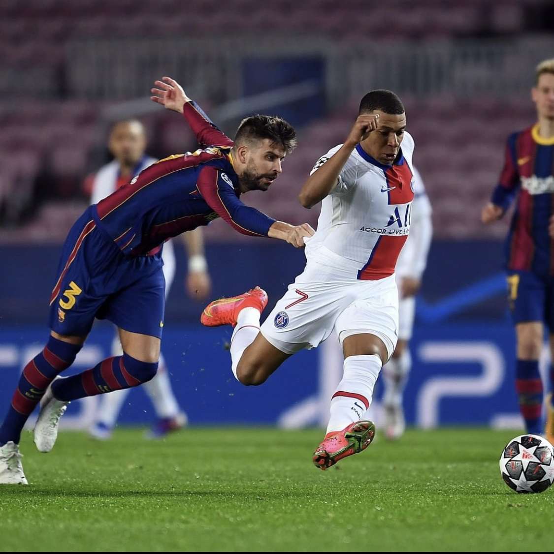Djjax_VA's tweet photo. Va waka waka la bas toi Pff ! Hijo de puta 🖕🏽🔴🔵 https://t.co/BtRTTQfHm2