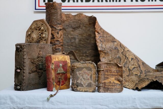 Under_Our_Watch's tweet image. Serpent worship is very old