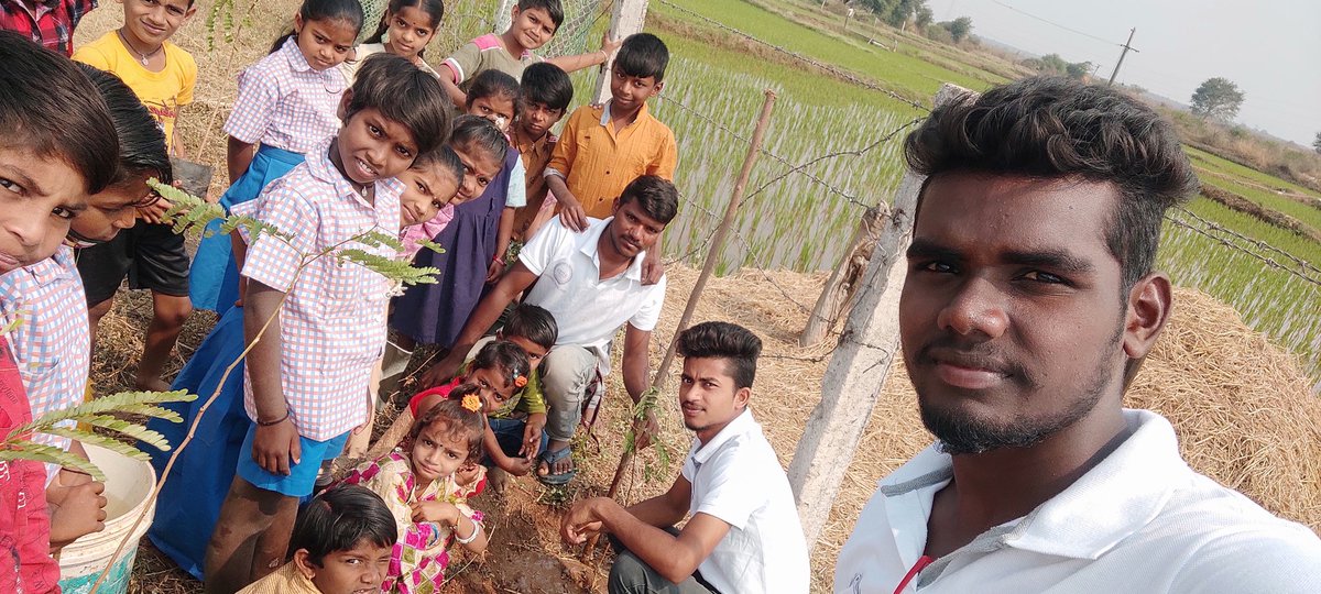 SandeepGajelli's tweet photo. I've accepted #HaraHaiTohBharaHai #GreenindiaChallenge. Plant 3 Trees and Nurture them for 3 years. Pass the Challenge to 3 others. A Green Revolution, A Green Resolution
@RDYA_official 
@MPsantoshtrs  @KTRTRS @TelanganaCMO 

#GreenIndiaChallenge 
#HappyBirthdayKCR https://t.co/IACsu7Cobc