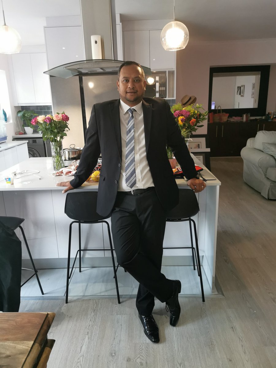 Hello from my office. All dressed up and nowhere to go. Join me today as I ditch the PJs, jeans and tshirt and clean up my act! #DressUpToWorkFromHomeChallenge
