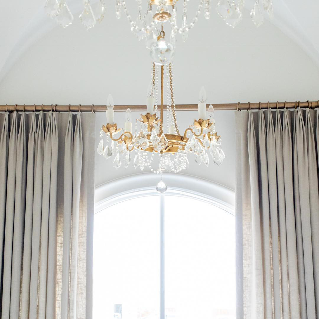 BudgetBlinds's tweet photo. With the right curtain panels and drapes in your home, you can elevate any space and add beauty and elegance. The trick, however, lies in the selection of design, especially the length >>> https://t.co/689kjzFos5 https://t.co/6MXglxDPJG