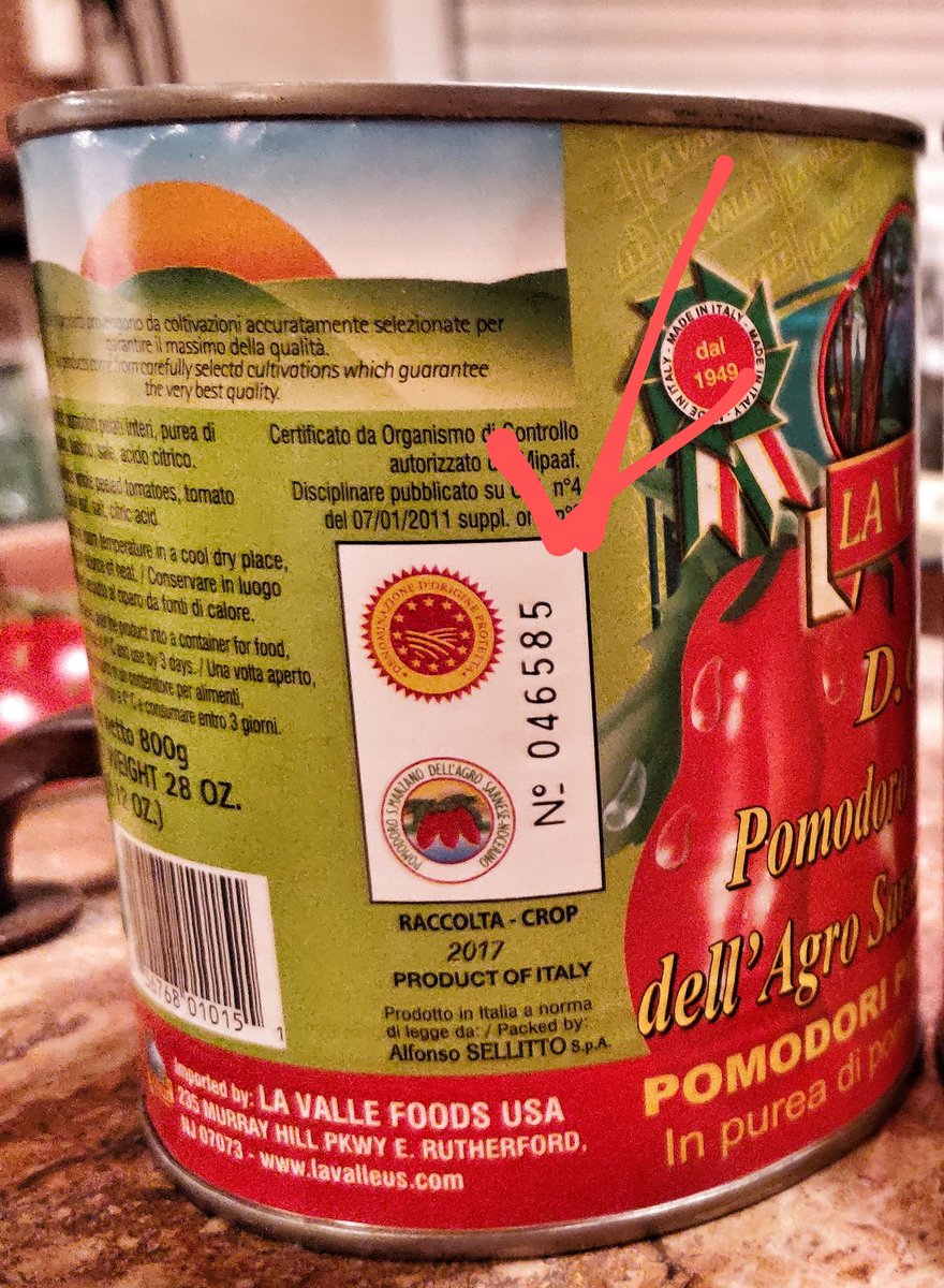 So back to these two cans. By now it should be clear that Cento is trying to pull a fast one But the one on the left has the single thing that guarantees it's authentic: the DOP serial number! 10/