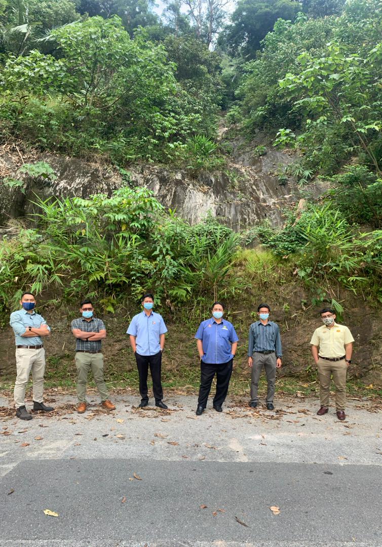Mesyuarat Kajian Keberkesanan Kaedah Concrete Canvas dlm Pembaikan Cerun, Program Turun Padang dan Lawatan Tapak di JKR  Daerah Gombak, Selangor pada 16 Feb 2021 oleh BTTC, CKC
<a href="/JKRMalaysia/">JKR Malaysia</a> <a href="/irahmadredza/">Ahmad Redza Ghulam</a> <a href="/AbdRahm77634664/">Abd Rahman</a> <a href="/Irkaniah1/">Irkaniah</a> <a href="/rahmat78001/">rahmat@7800</a>