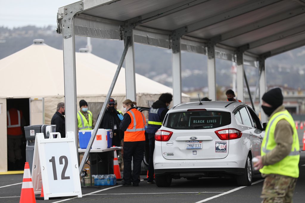BART is working with  @fema and  @Cal_OES, who is operating the vaccination efforts at the Coliseum site.They have staff ready to assist for those driving through the site in their car — or using public transit to get to the site. &ndash; bei  BART to OAK Coliseum Station