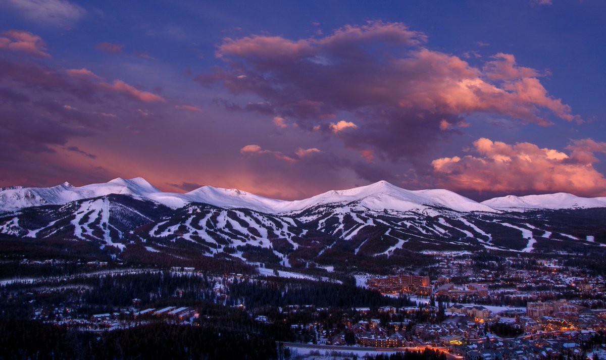 breckenridgemtn's tweet photo. Towering high above town, our five distinct peaks provide endless opportunities to follow your sense of adventure and turn until your legs burn. Peak 6 through 10 each offer a unique personality and sense of mountain style. Get out and try them all on for size! #BreckEffect https://t.co/OQISW8q36b