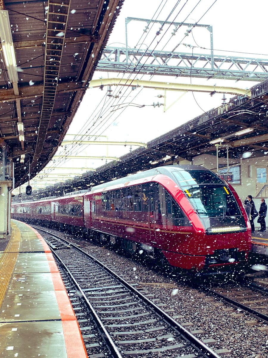 RKikumasa's tweet photo. とりあえず寒いです。。。
#近鉄　#近鉄特急　#ひのとり　#試運転　#HV02 https://t.co/DxG5BNzdMJ