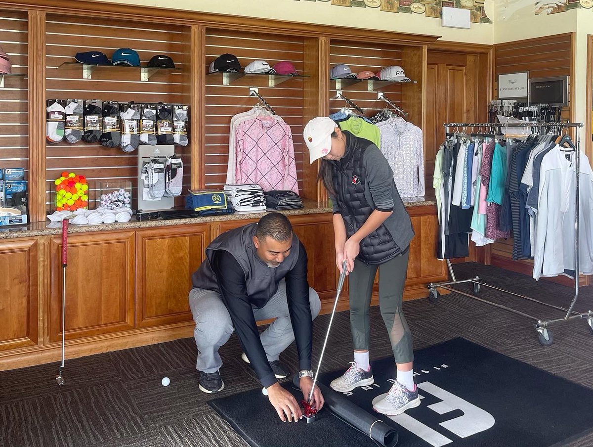 MikuniTaro's tweet image. Todd, the only #PGA instructor in NorCal who has the #Quintic technology was right!👍🏻 “Feel” &amp;amp; “Real” are different. I asked him to help Sakura (11) but found out that I needed more help than her... 😅 #PuttingLesson #HeadPro #ValleyHi #MyFriend #quinticgolf ⛳️