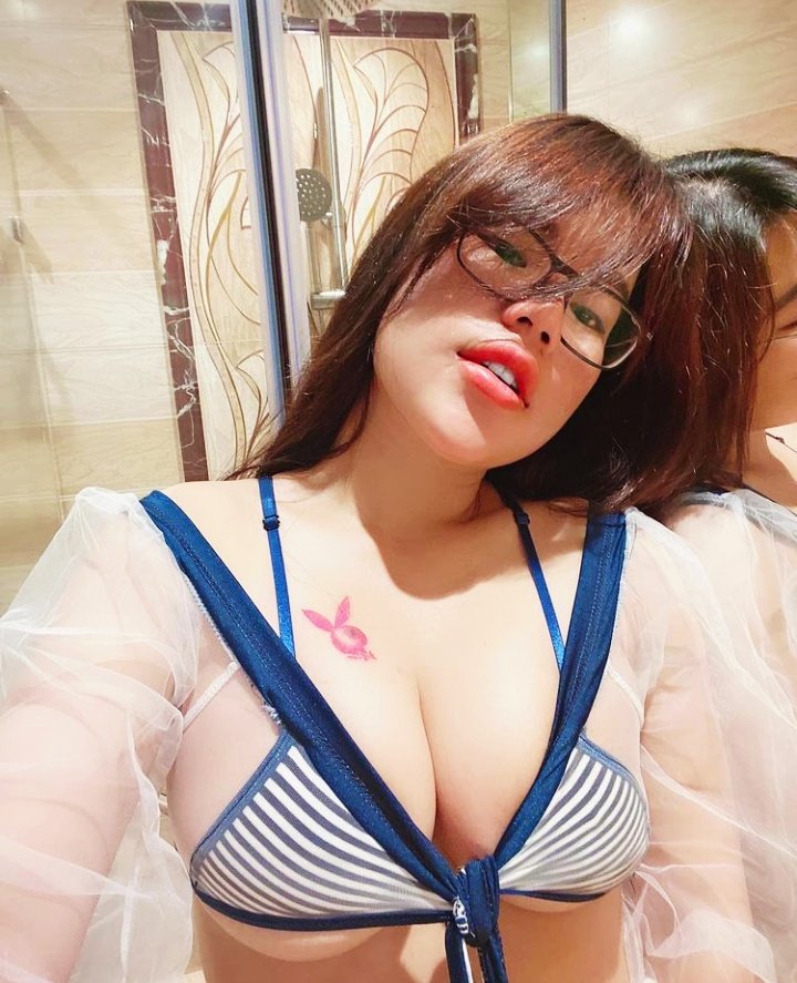 QunhTin39507238's tweet photo. Hết tết thì phải SEX tí 🍌🍌🍌🍌🍌
Đặt lịch bú chuối xịt sữa đầu năm nhắn tin bé đợi nhé 💋 https://t.co/Oj6XeZ8jsR